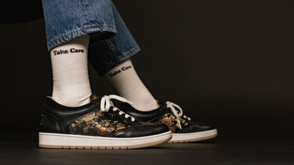 Retro Runners vs. Modern Minimalism The Sneaker Showdown